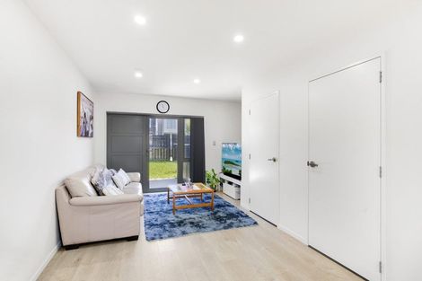 Photo of property in 17 Valour Lane, Papakura, 2110
