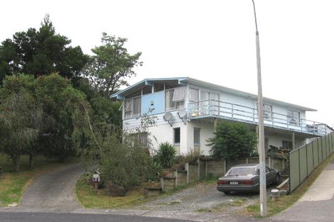 Photo of property in 34 Fairdale Place, Birkdale, Auckland, 0626
