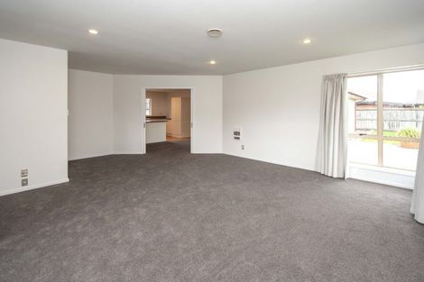 Photo of property in 8 Blarney Place, Casebrook, Christchurch, 8051