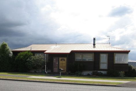 Photo of property in 156 Luckens Road, West Harbour, Auckland, 0618