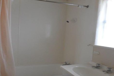 Photo of property in 27 Opaheke Road, Papakura, 2110