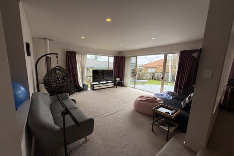 Photo of property in 1a Picasso Drive, West Harbour, Auckland, 0618