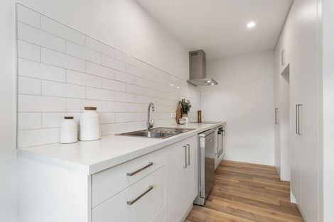 Photo of property in 10 Mcfaddens Road, St Albans, Christchurch, 8052
