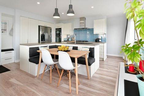 Photo of property in 33a Rosario Crescent, Red Beach, 0932