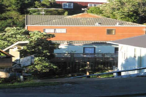 Photo of property in 43b Lyndfield Lane, Newlands, Wellington, 6037