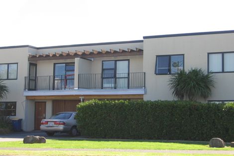 Photo of property in 27 Gunner Drive, Te Atatu Peninsula, Auckland, 0610