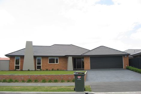 Photo of property in 4 Linkwater Way, Parklands, Christchurch, 8083