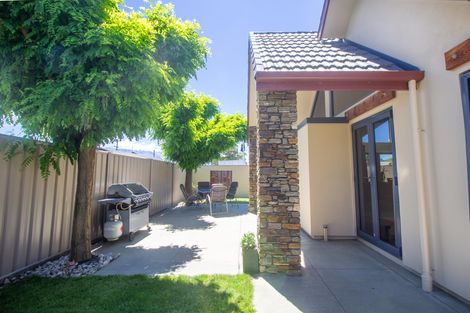 Photo of property in 54 Inniscort Street, Cromwell, 9310