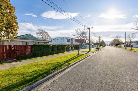 Photo of property in 2/17 Garreg Road, Fendalton, Christchurch, 8052