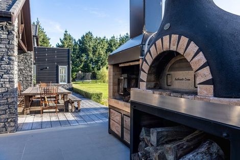 Photo of property in 2 Otaihanga Road, Paraparaumu Beach, Paraparaumu, 5032