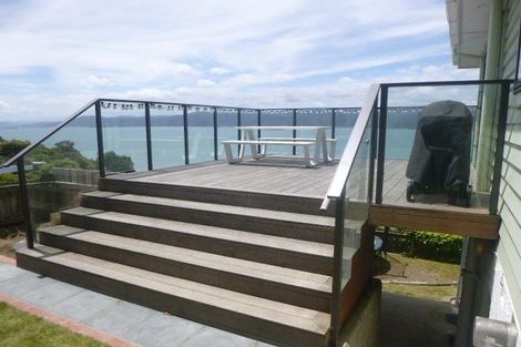Photo of property in 124 Nevay Road, Karaka Bays, Wellington, 6022