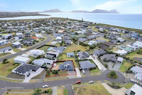 Photo of property in 7 Kihi Place, Ruakaka, 0116