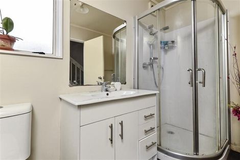 Photo of property in 10 Rewa Street, New Lynn, Auckland, 0600