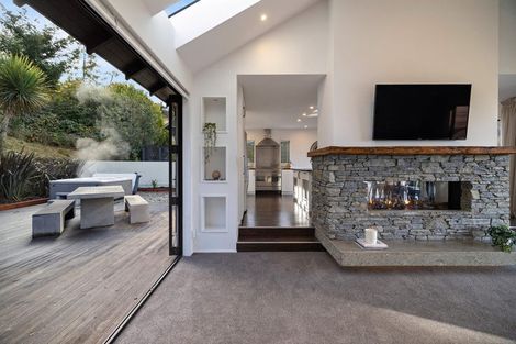Photo of property in 1 Goldleaf Hill, Queenstown, 9300