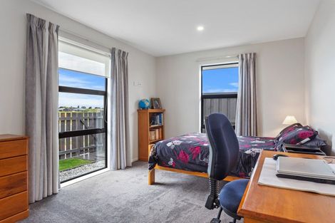 Photo of property in 17 Goldie Drive, Rangiora, 7400