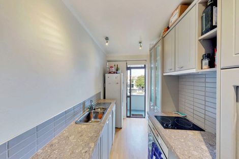 Photo of property in 40 Maunganui Road, Mount Maunganui, 3116