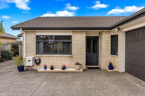 Photo of property in 14 Francis Skinner Place, Orewa, 0931