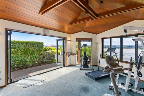 Photo of property in 220 Sandspit Road, Shelly Park, Auckland, 2014
