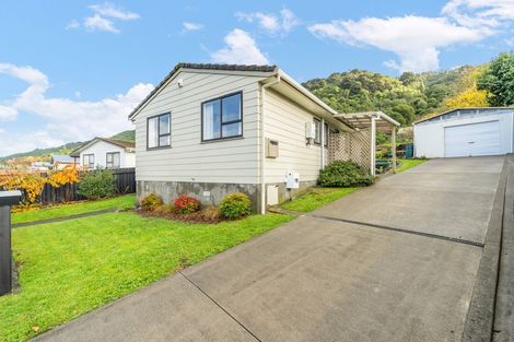 Photo of property in 57 Hartford Crescent, Totara Park, Upper Hutt, 5018