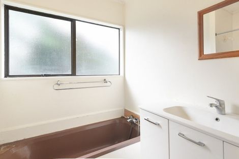 Photo of property in 15a Beech Place, Owhata, Rotorua, 3010