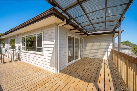 Photo of property in 220 Forest Hill Road, Waiatarua, Auckland, 0612