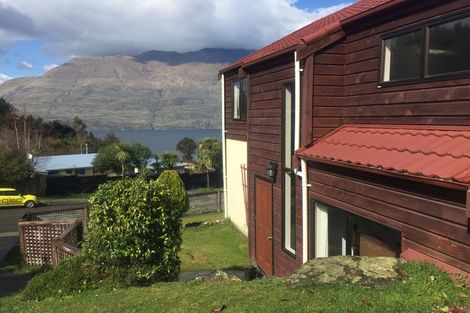 Photo of property in 5 Arawata Terrace, Fernhill, Queenstown, 9300