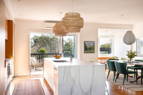 Photo of property in 55 Napier Terrace, Hospital Hill, Napier, 4110