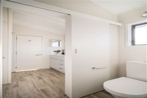 Photo of property in 1/18 Glenfield Road, Birkenhead, Auckland, 0626