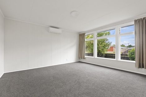 Photo of property in 2 Charwell Place, Highbury, Palmerston North, 4412