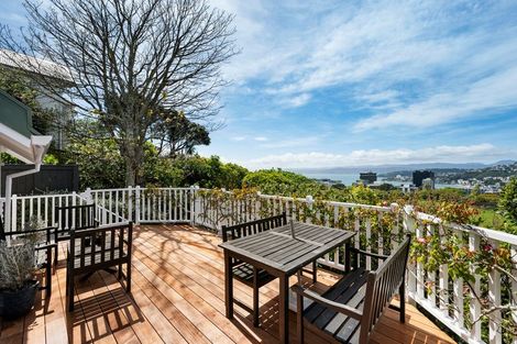 Photo of property in 19 Rawhiti Terrace, Kelburn, Wellington, 6012