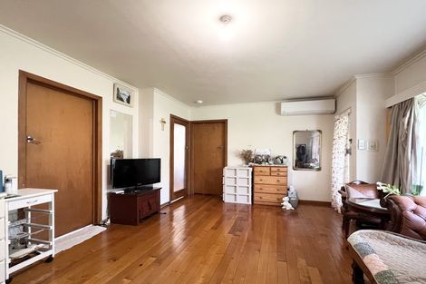 Photo of property in 1 Marsh Avenue, Forrest Hill, Auckland, 0620