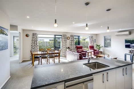 Photo of property in 16 Kapiti Drive, Poraiti, Napier, 4112
