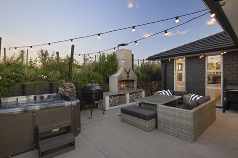 Photo of property in 120 Lisle Farm Drive, Pukekohe, 2120