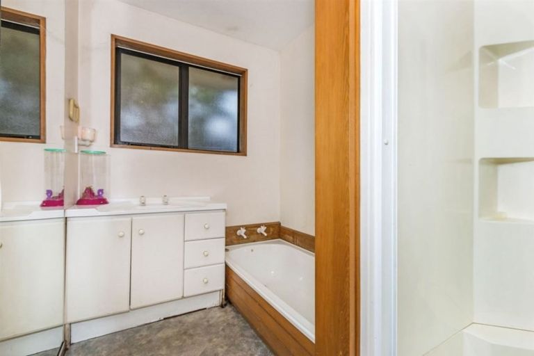 Photo of property in 146 Burwood Road, Burwood, Christchurch, 8083