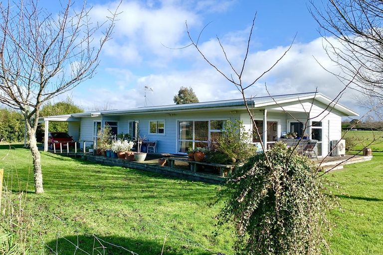Photo of property in 28 Leeton Drive, Waipukurau, 4200