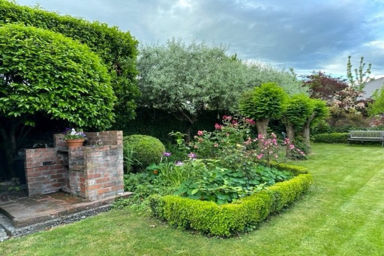 Photo of property in 182 Fendalton Road, Fendalton, Christchurch, 8052