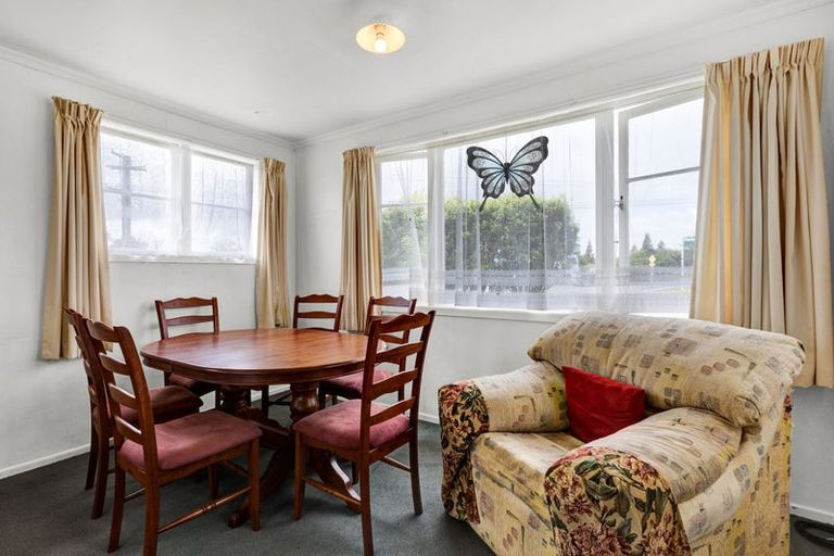 Photo of property in 2 Denmark Terrace, Midhirst, Stratford, 4394