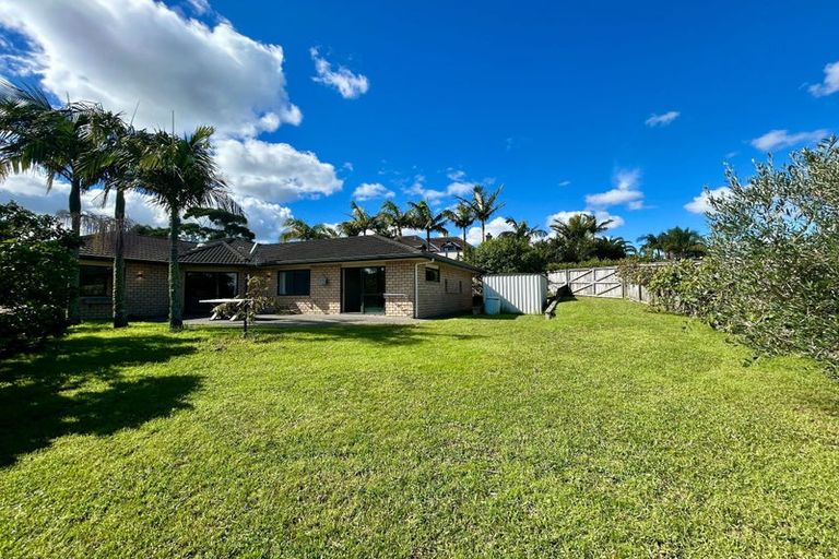 Photo of property in 16 Pitoitoi Avenue, Greenhithe, Auckland, 0632