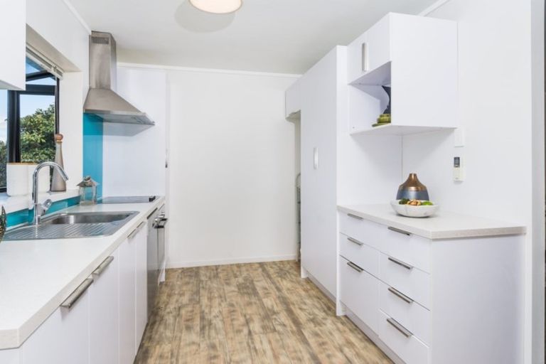 Photo of property in 6/23b View Road, Glenfield, Auckland, 0627