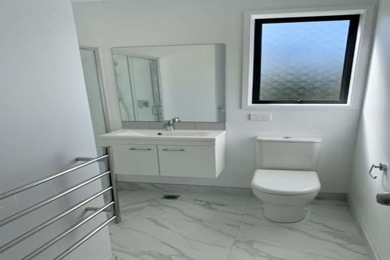 Photo of property in 1/3 Fairdale Place, Birkdale, Auckland, 0626