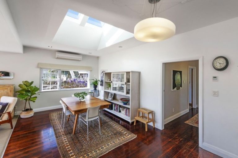 Photo of property in 90 Tiber Street, Island Bay, Wellington, 6023