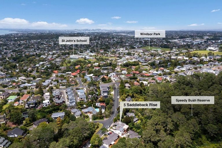 Photo of property in 5 Saddleback Rise, Murrays Bay, Auckland, 0630