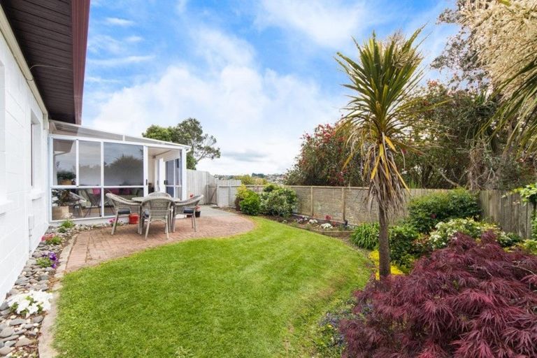 Photo of property in 1/19 Hollyhock Place, Browns Bay, Auckland, 0630