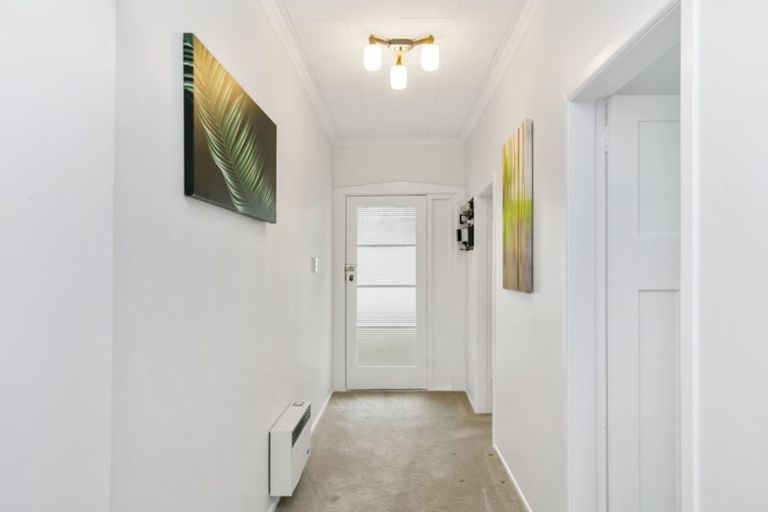 Photo of property in 105 Orangi Kaupapa Road, Northland, Wellington, 6012