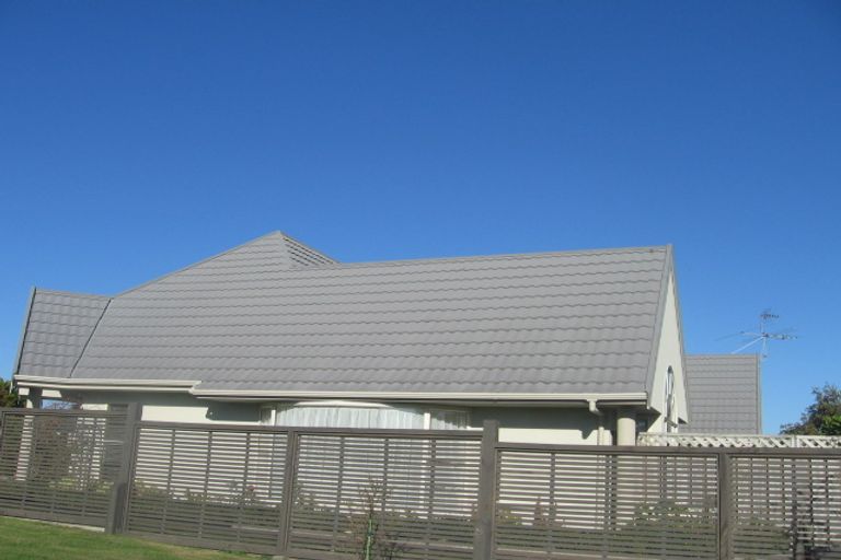 Photo of property in 38 Joseph Banks Drive, Whitby, Porirua, 5024