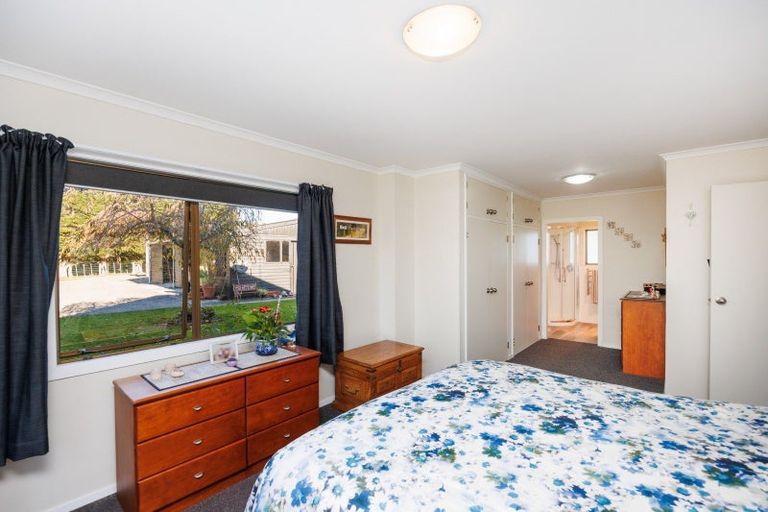 Photo of property in 34 Hazelhurst Line, Kelvin Grove, Palmerston North, 4470