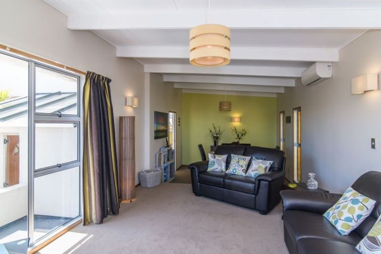 Photo of property in 93 Marine Parade, Paraparaumu Beach, Paraparaumu, 5032