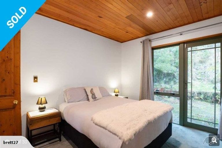 Photo of property in 1b Caples Place, Fernhill, Queenstown, 9300