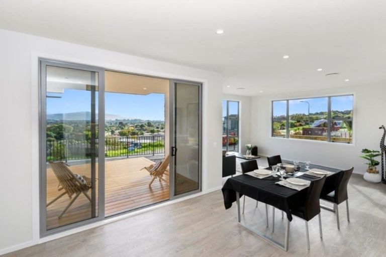 Photo of property in 99 Kakariki Grove, Waikanae, 5036