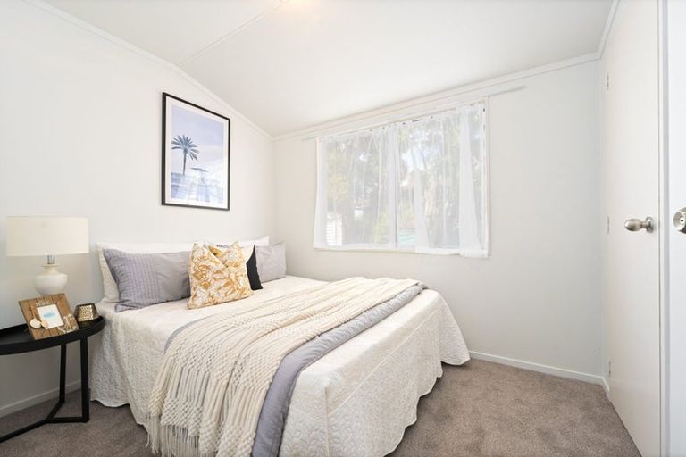 Photo of property in 9 Imperial Place, Henderson, Auckland, 0612